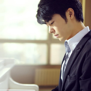 小男孩和妈妈操逼
